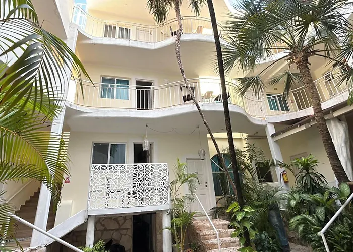 Coco Rio - Mamitas Beach Area